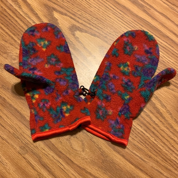 GAP Women’s Mittens Size Medium - Picture 3 of 3